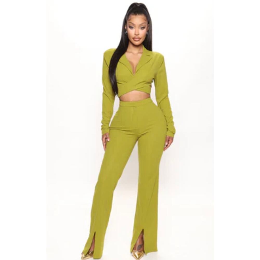*NWT*-Lorraine Blazer Pant Set - Green